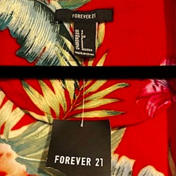 Forever 21 Floral Wrap - Picture 4 of 4